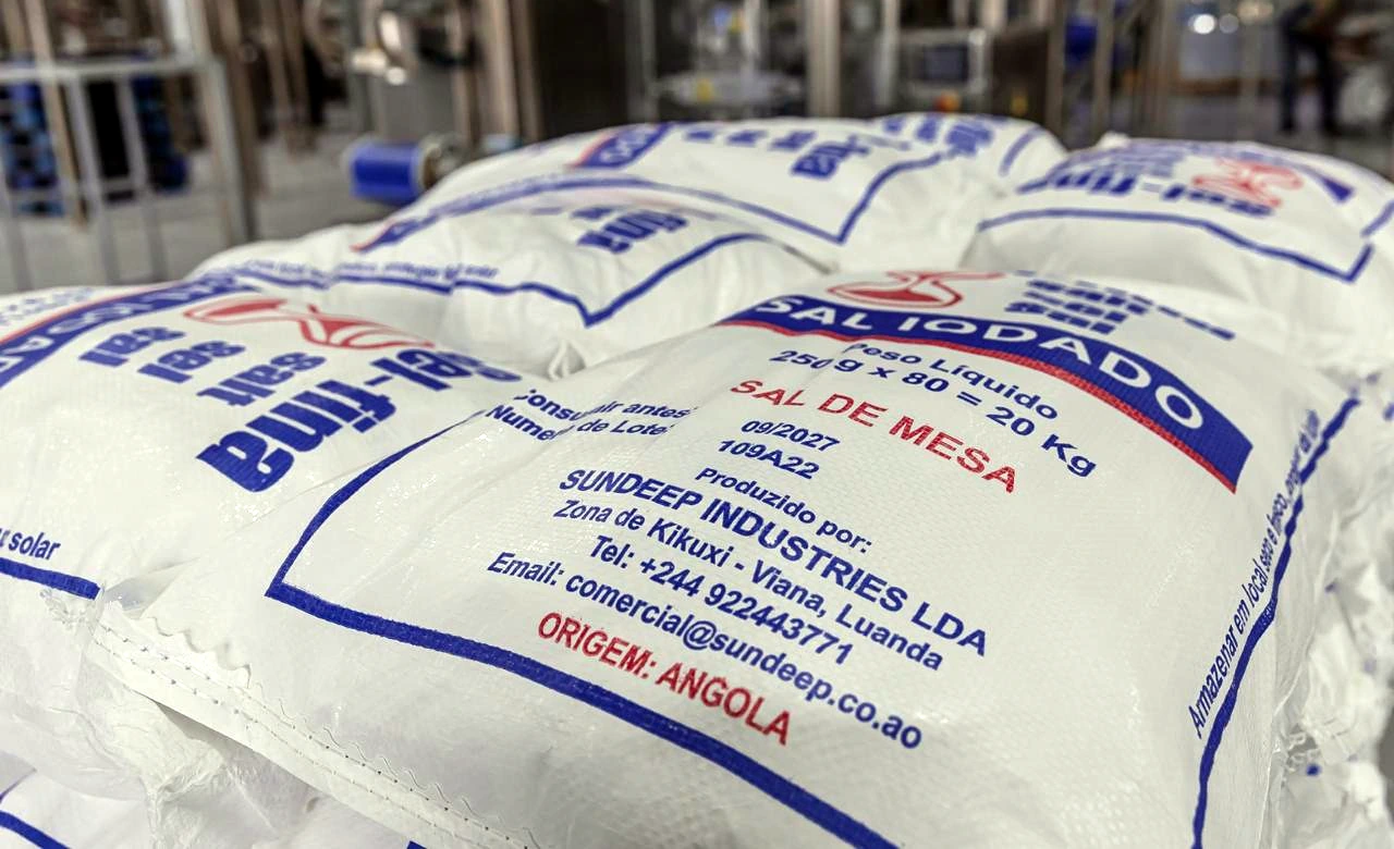 Sel Fina salt bag, Viana refinery